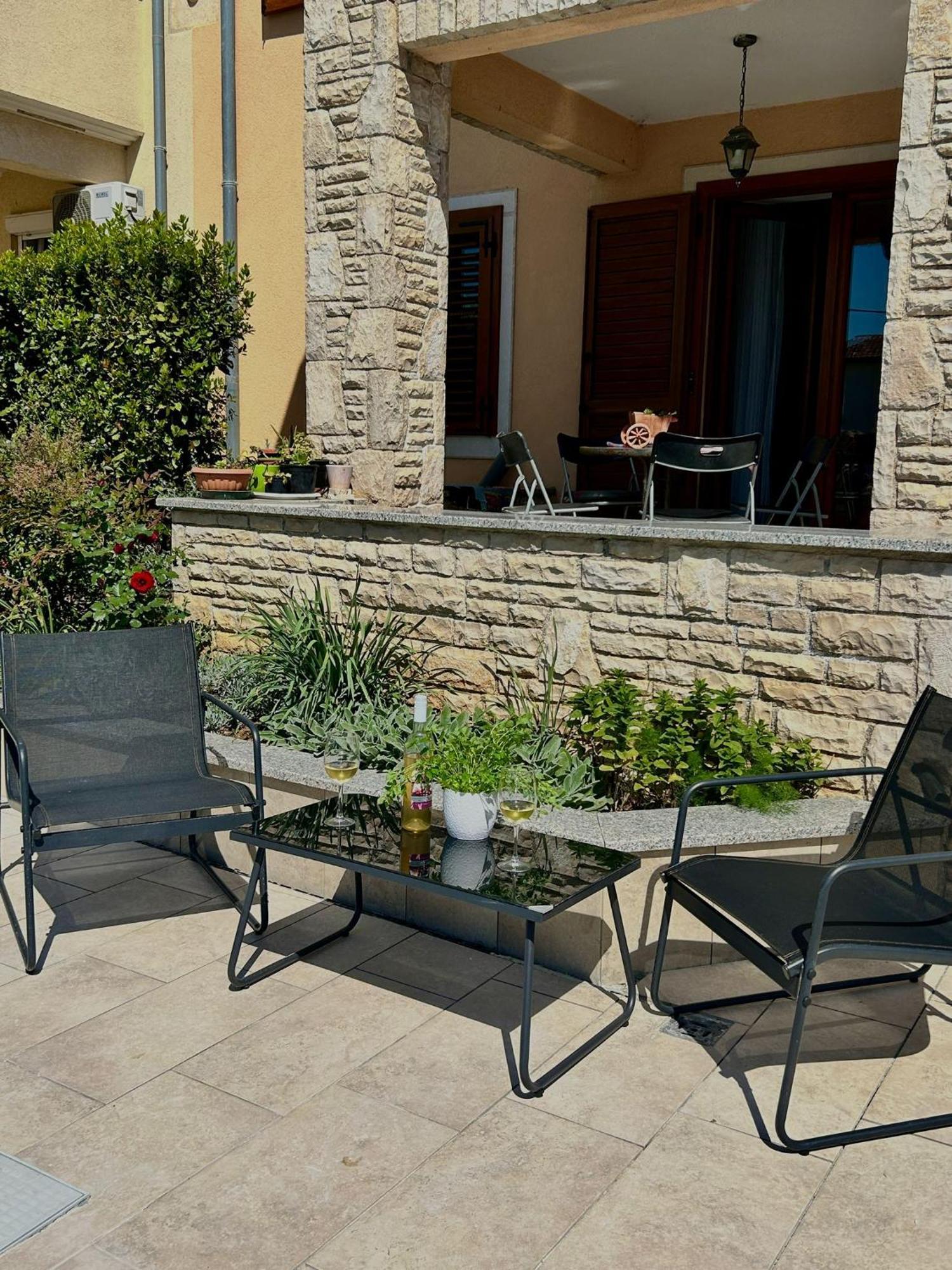 Villa Krasa Sea View Apartmants With Pool Ližnjan Eksteriør bilde