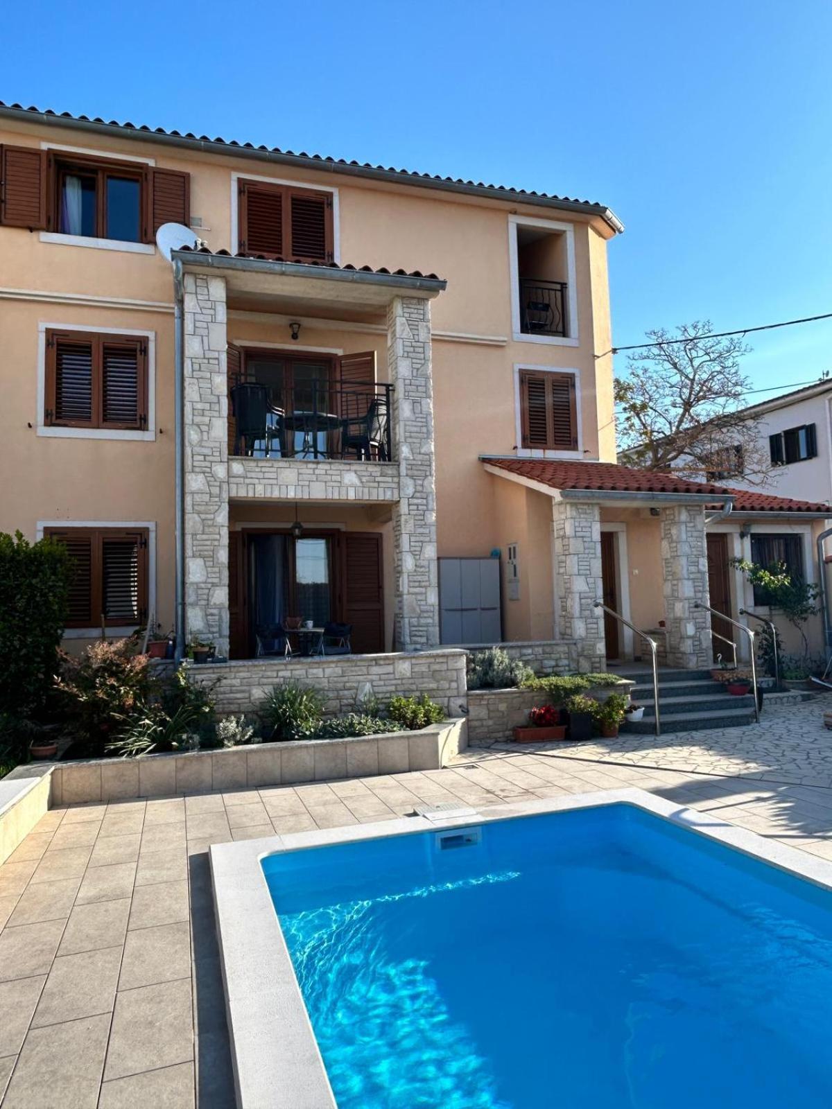 Villa Krasa Sea View Apartmants With Pool Ližnjan Eksteriør bilde