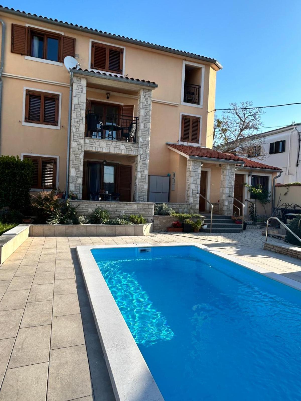 Villa Krasa Sea View Apartmants With Pool Ližnjan Eksteriør bilde