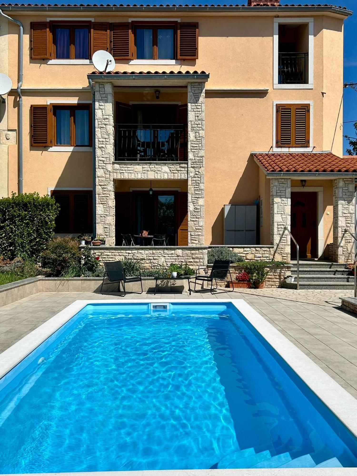 Villa Krasa Sea View Apartmants With Pool Ližnjan Eksteriør bilde