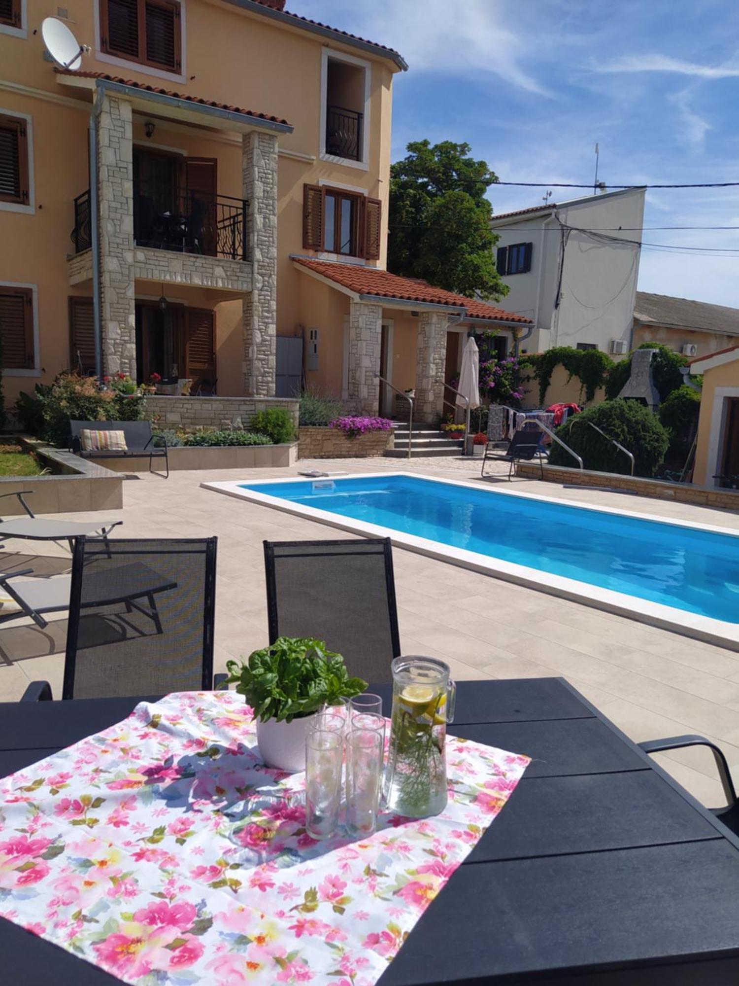 Villa Krasa Sea View Apartmants With Pool Ližnjan Eksteriør bilde