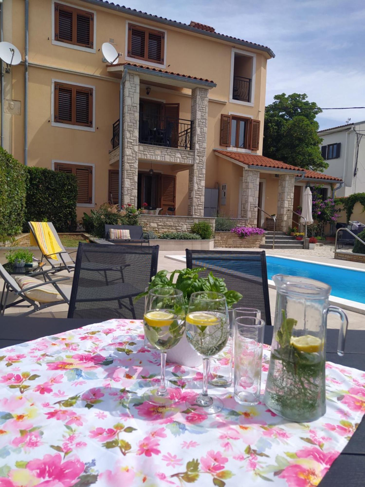 Villa Krasa Sea View Apartmants With Pool Ližnjan Eksteriør bilde