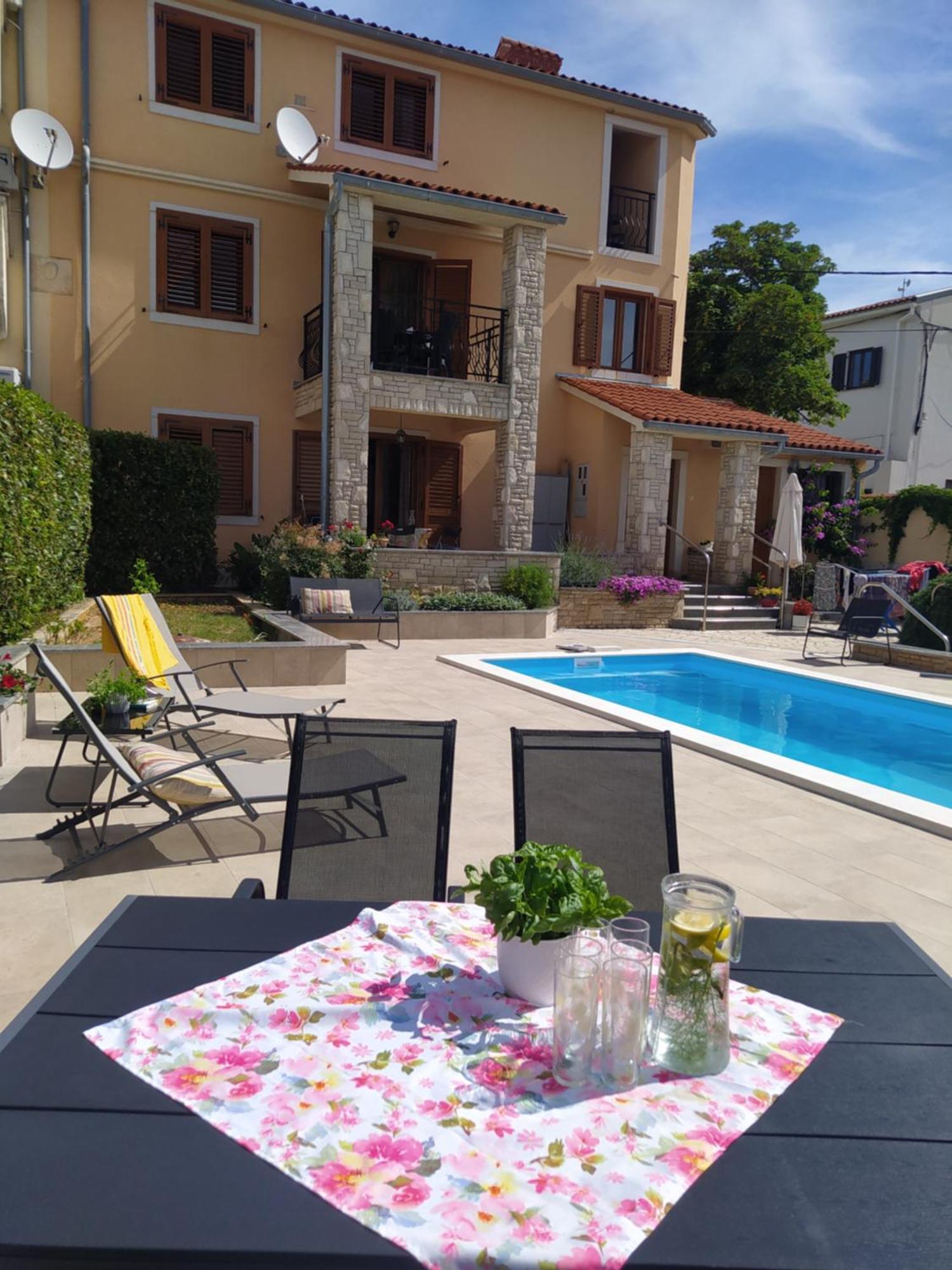 Villa Krasa Sea View Apartmants With Pool Ližnjan Eksteriør bilde
