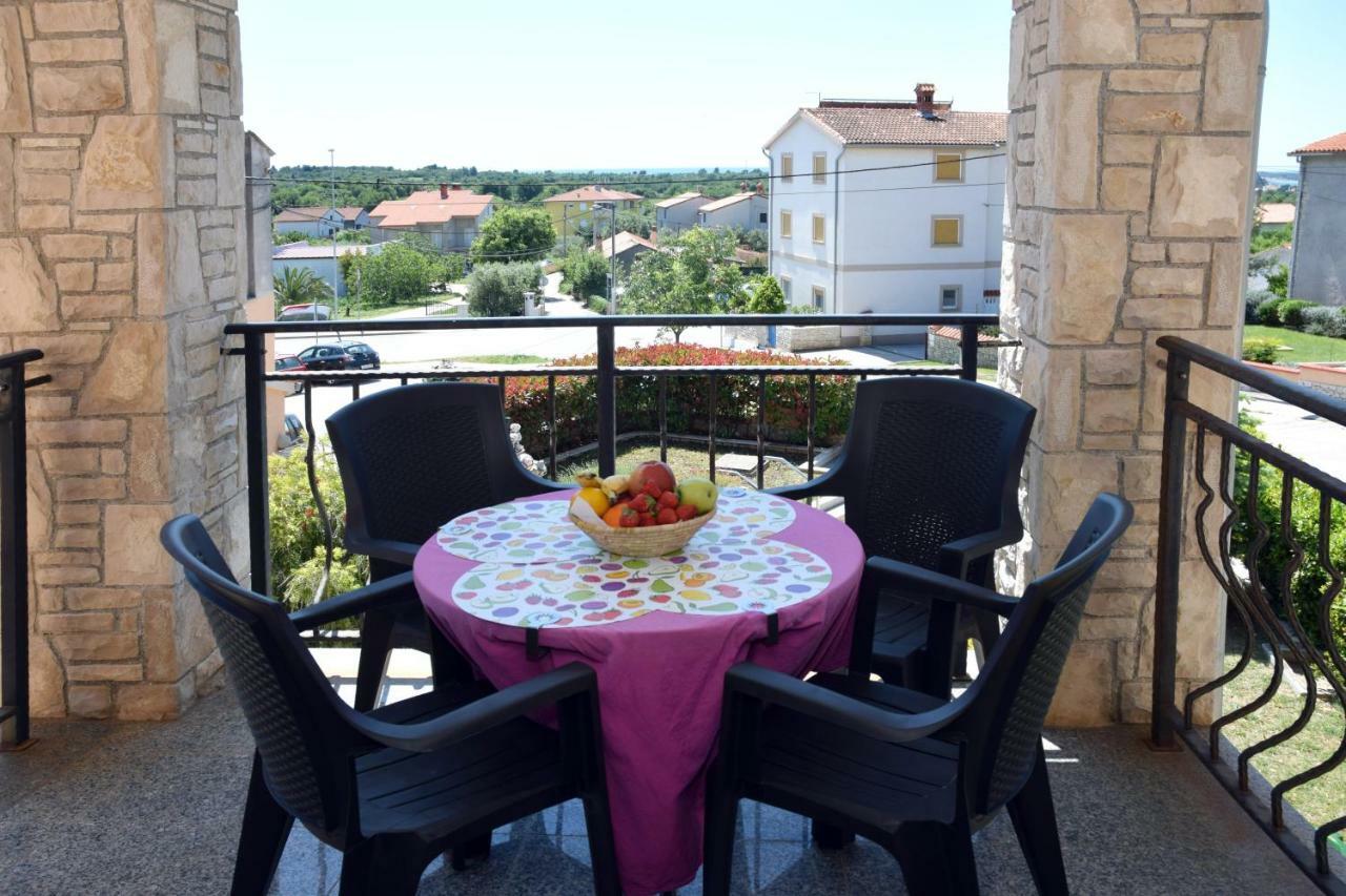 Villa Krasa Sea View Apartmants With Pool Ližnjan Eksteriør bilde