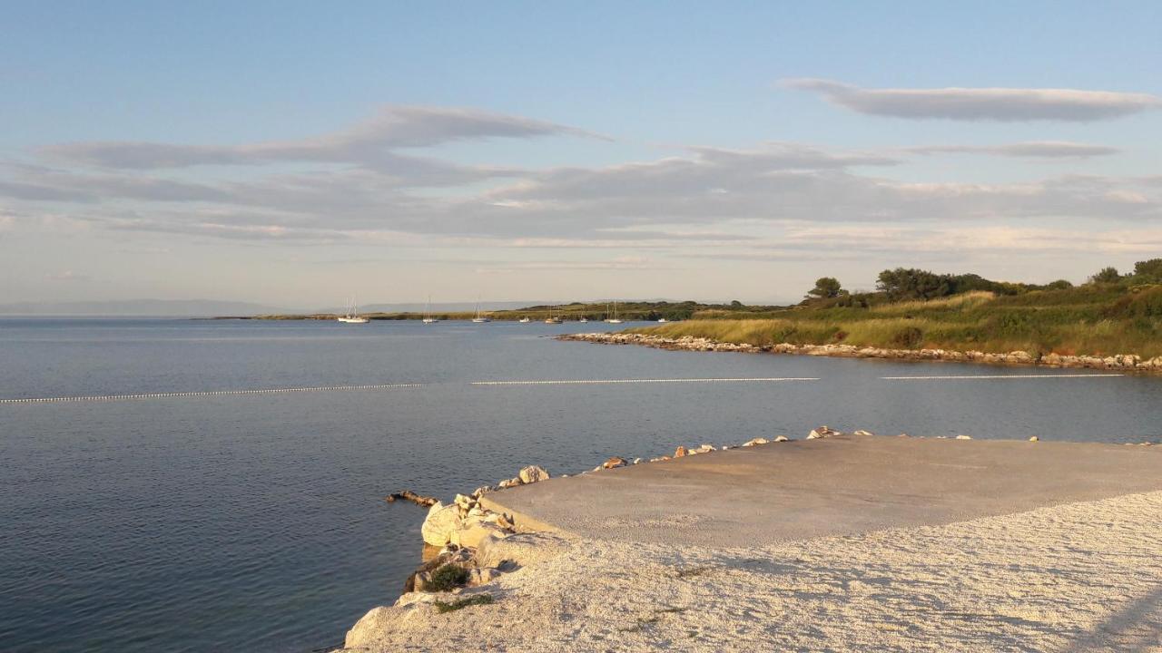 Villa Krasa Sea View Apartmants With Pool Ližnjan Eksteriør bilde